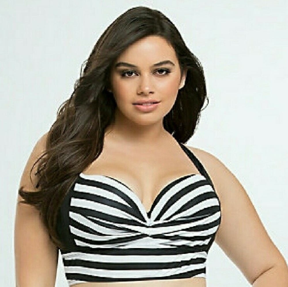 Black & White Torrid Bikini Top 👙